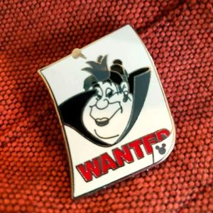 Disney Queen of Hearts pin